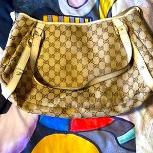 Gucci, Tan shoulder bag. Used